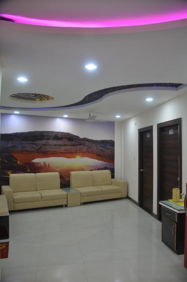 Hotel Krishna Galaxy Kānpur Eksteriør bilde