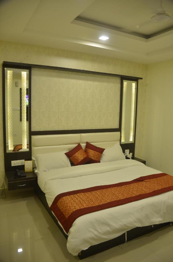 Hotel Krishna Galaxy Kānpur Eksteriør bilde